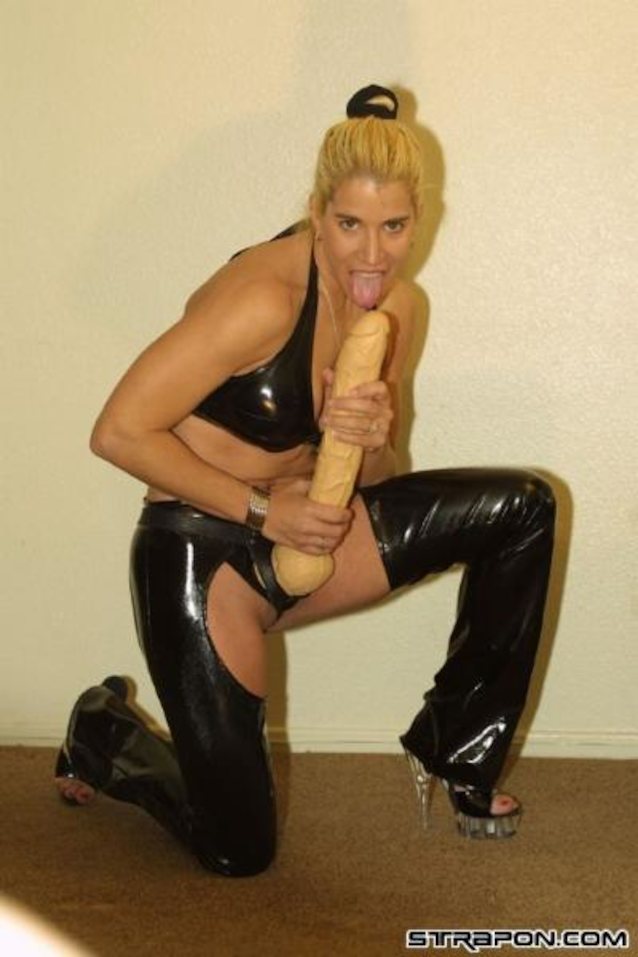 What's the name of this porn star?